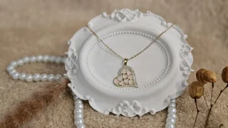 گردنبند طلایی نگین دار