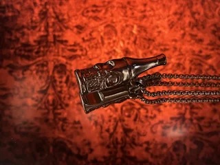 گردنبند مردانه بطری فلزی با جمجمه